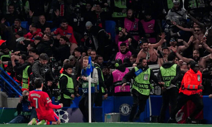 切尔西欧冠淘汰赛首遭双回合失8球 巴黎创队史纪