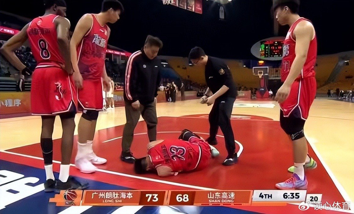 广东宏远弃用萨林杰杜锋压力山大 其他球队欠薪