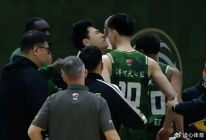 广东宏远弃用萨林杰杜锋压力山大 其他球队欠薪