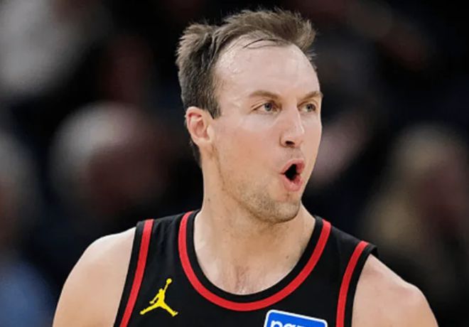 湖人双杀公牛迎四连胜 西部排名升至第三