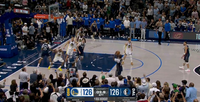 勇士暂停战术失效佩顿空接未果 球员赛后怒斥教