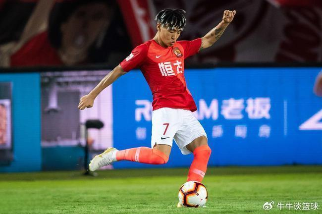 邵佳一执教首秀国足战术升级 高位压迫成关键转