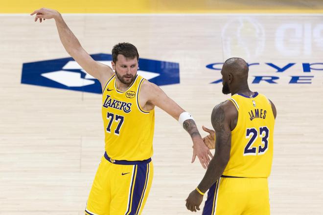 掘金胜马刺锁定西部第三 湖人火箭争夺首轮席位